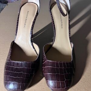 Banana Republic Women's Dark Brown Croc Heels, New, Size 7